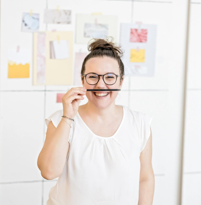 Ingrid Mazonde graphiste spécialisée en identité visuelle et supports graphiques